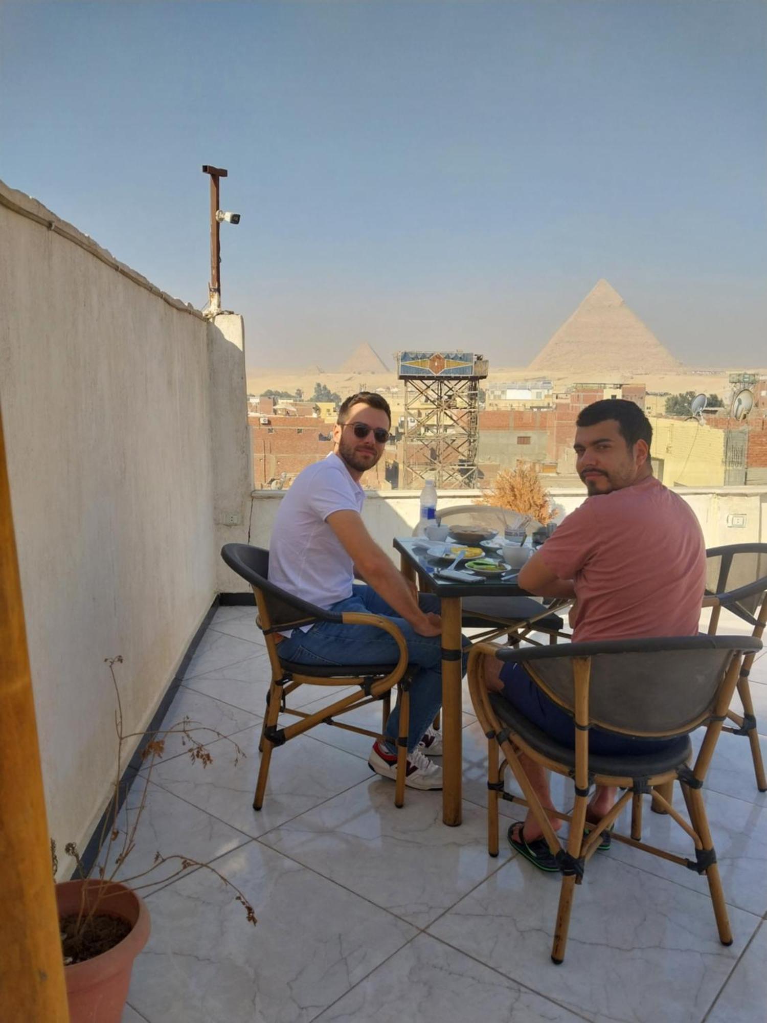 Eagles Pyramids View 호텔 Kafret el-Gabal 외부 사진